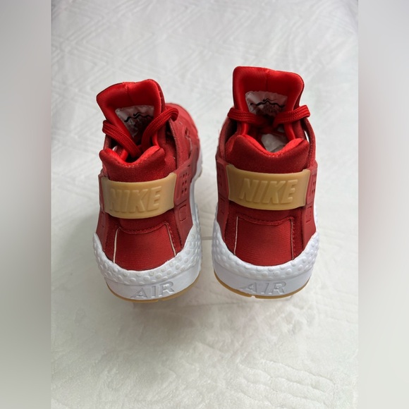 41: Nike Womens Air Huarache Run SD Gym Red/ Gym Red- Speed Red Size: 6 - Picture 6 of 9
